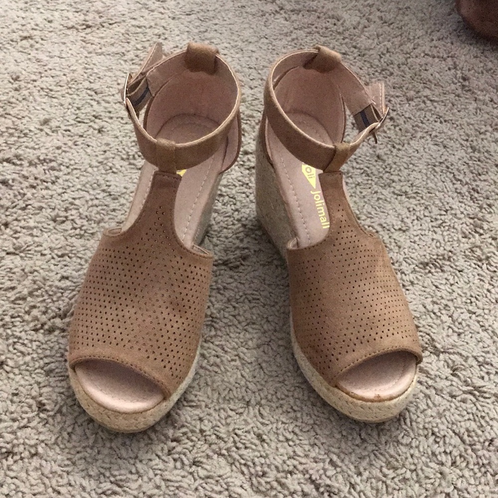 NWOT Twine wedges